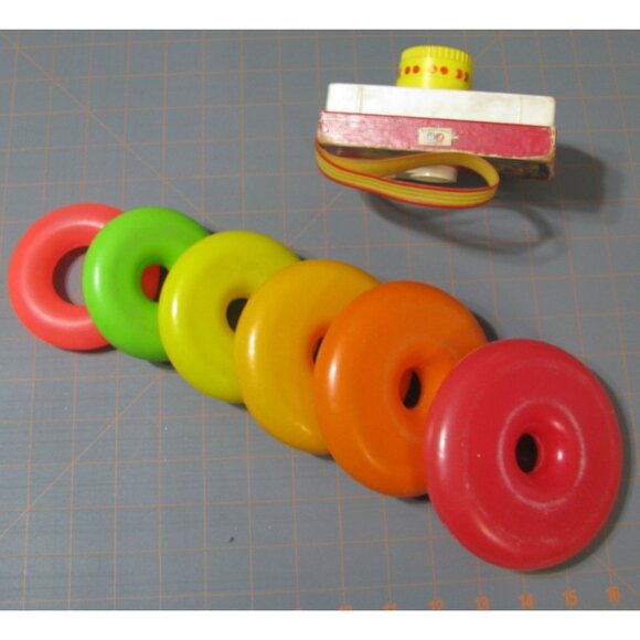 Vintage Teach-A-Tot Stacking Rings & Fisher-Price 1960s Toy Camera Bundle - Picture 3 of 5
